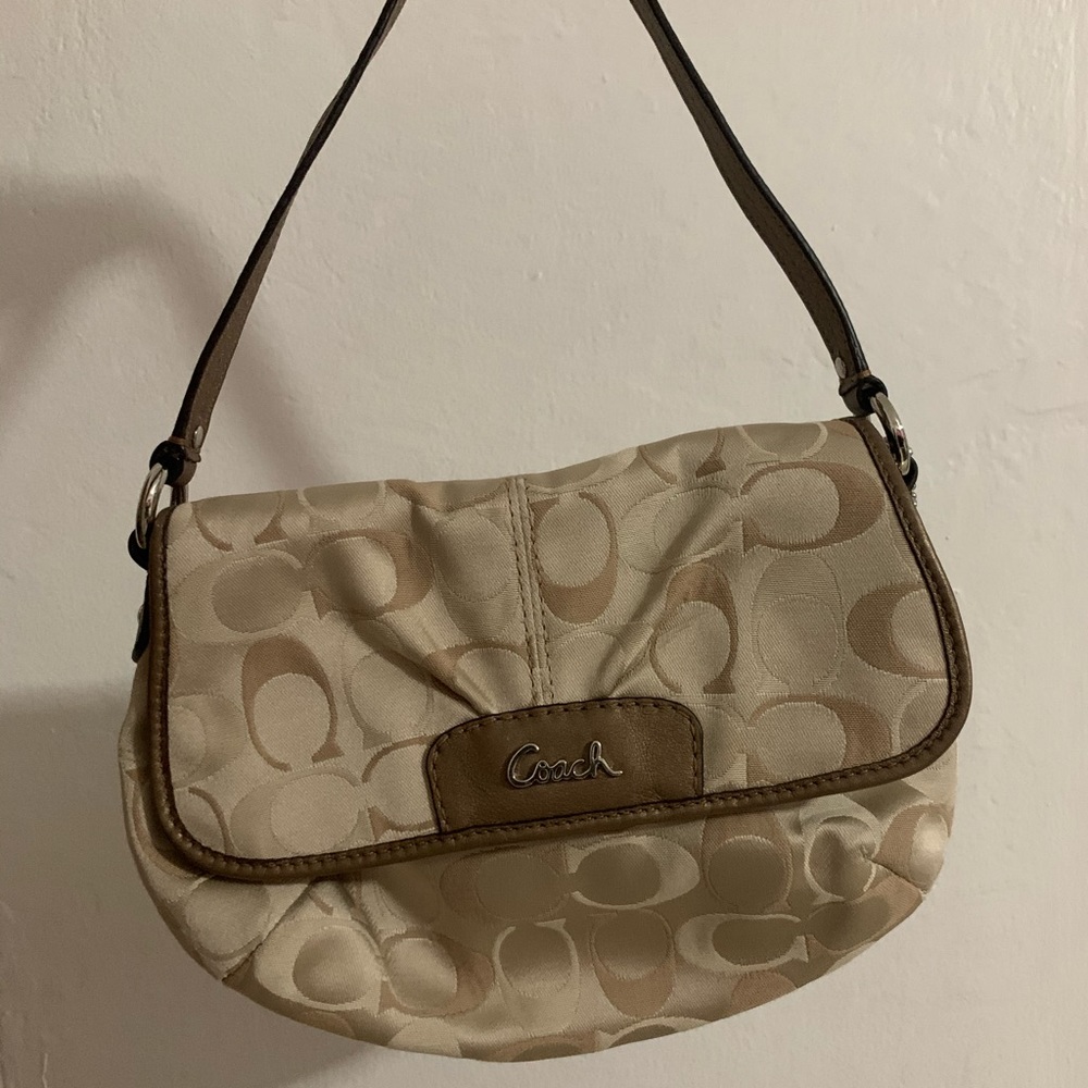Coach hand bag. Purse